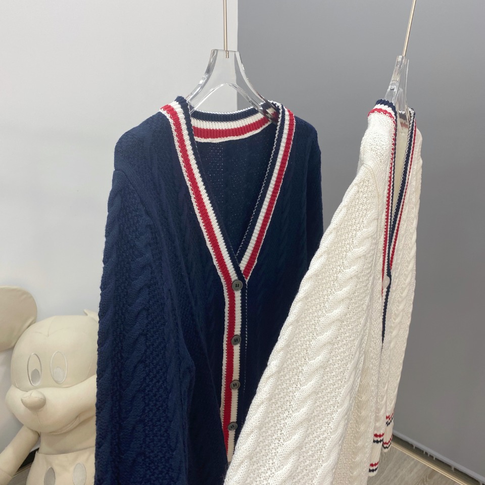 311 2023 봄 여름 여름 여성 스웨터 브랜드 같은 스타일의 긴 소매 카디건 흰색 파란색 옷 고품질 해방