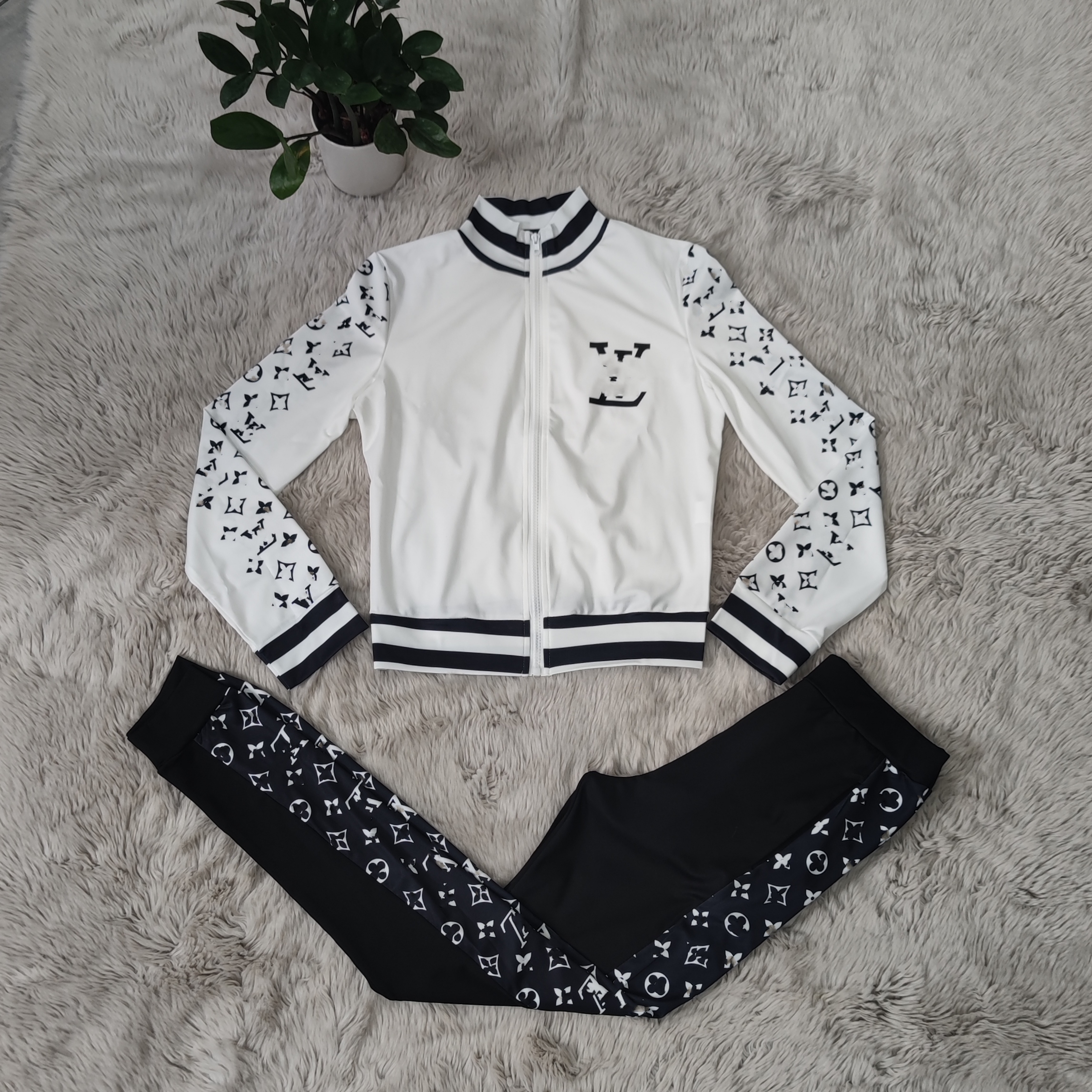 Two Piece Pants Tracksuit Women Casual Print Jacket and Sweatpants Sets Casual Outfits Free Ship