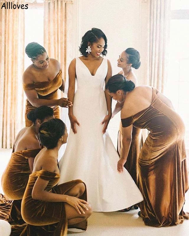 Robes de demoiselle d'honneur en velours marron grande taille pour les filles africaines sexy sur l'épaule longueur de plancher demoiselle d'honneur robes sirène femmes mariage robe de soirée formelle CL2057