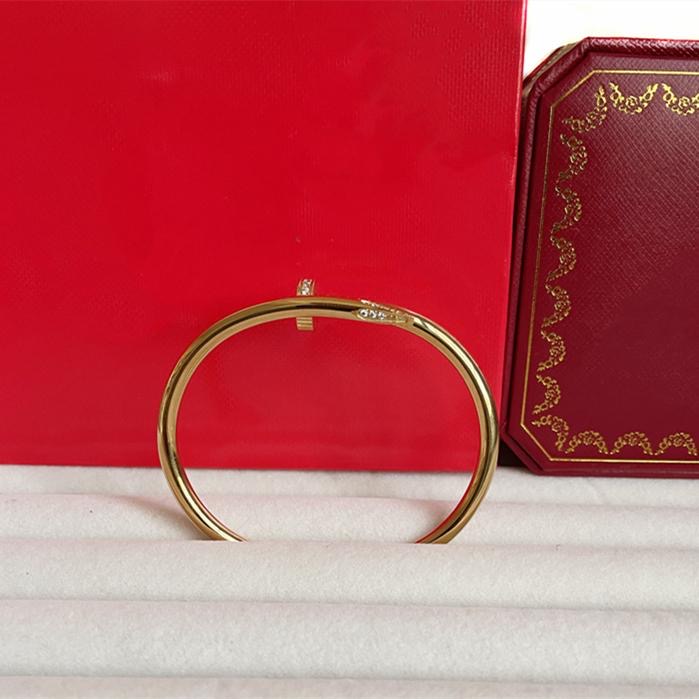 Braceletas de diseñador de bangle de uñas Joyas de lujo para mujeres Aleado de acero de fábrica Artesanía de oro NUNCA FADRE NO TIENDA ALGICA
