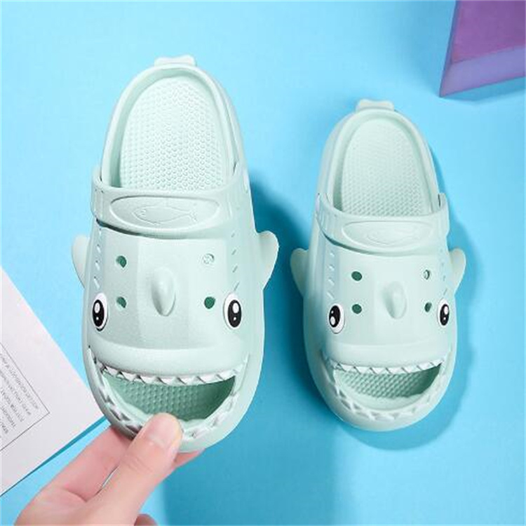 Cute kids Shoes Cartoon Slipper Sandals Children Slides Foam Slippers Boy Gril Beach Sandals Shoe Toddler Christmas Runner Black White Green Summer Slippers