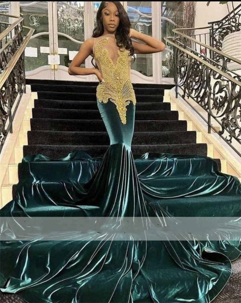 Sexy Hunter Green Velvet Mermaid Prom Dresses 2023 Sheer Neck Gold Beaded Plus Size Formal Evening Occasion For Arabic Women