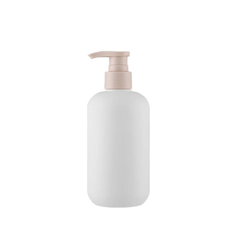 Portable HDPE Plastic White Bottle Lotion Press Pump 300ml 500ml Round Shoulder Refillable Cosmetic Packaging Container Empty Shampoo Bottle