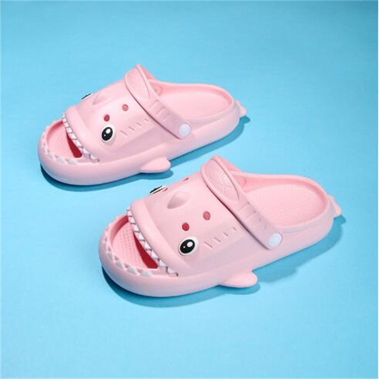 Cute kids Shoes Cartoon Slipper Sandals Children Slides Foam Slippers Boy Gril Beach Sandals Shoe Toddler Christmas Runner Black White Green Summer Slippers