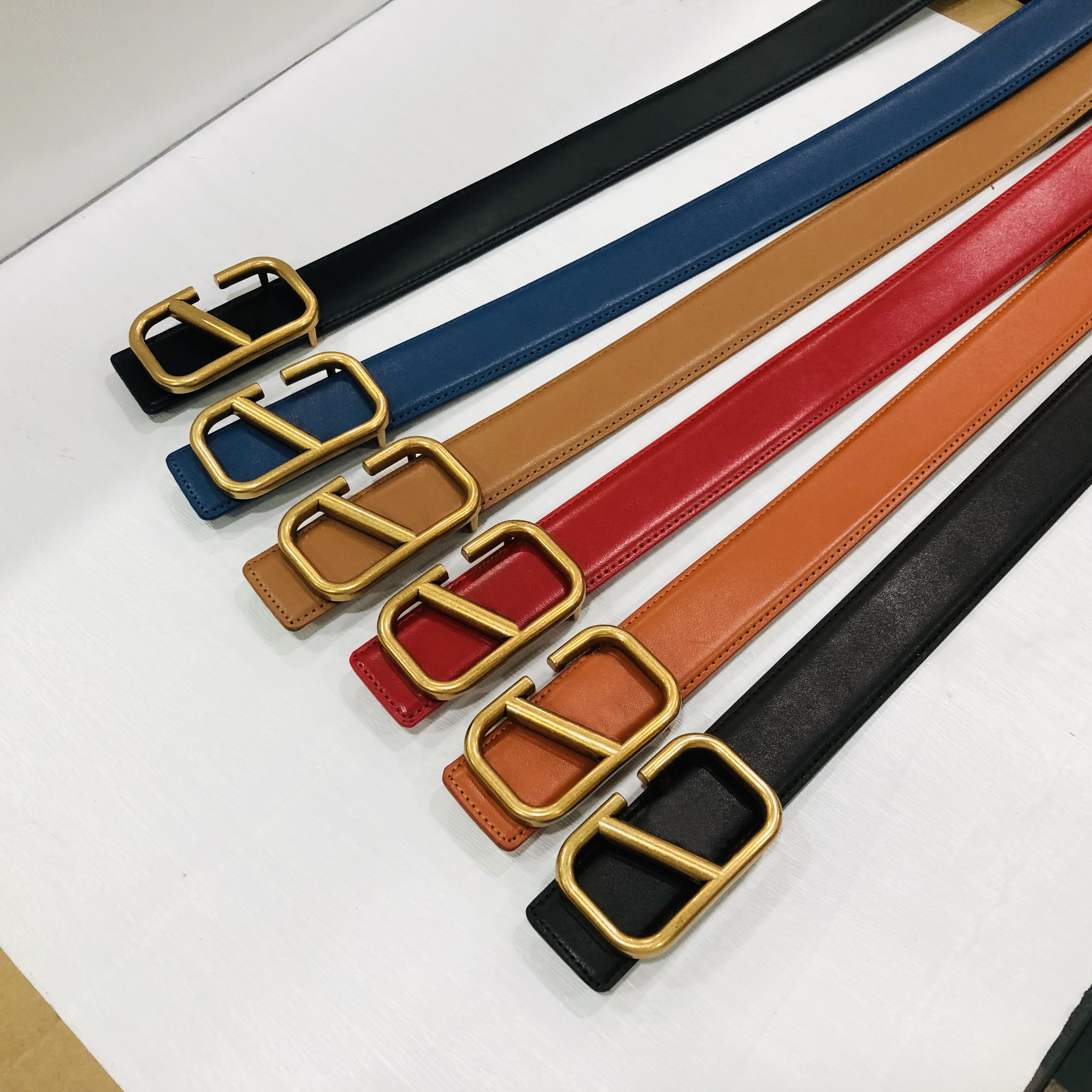 Fashion Classic Solid Gold Letter Men Belts for Women Diseñadores Cinturón Big Buckle 5 Colors ancho 4 cm con caja roja