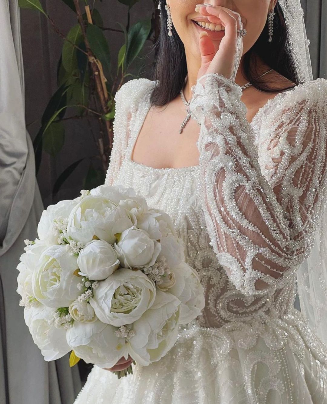 Elegancka suknia balowa sukienki ślubne Batau długie rękawy cekiny aplikacje Diamenty z koralikami długość podłogi 3D koronkowe marszki sukienki ślubne sukienki myskowe plus rozmiar de novia