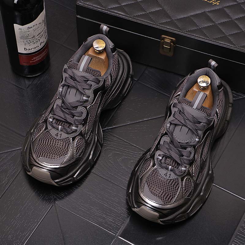 Sapatos homens aluno sapatos casuais para homens Sneakers confortáveis ​​Ventilação da malha de ar de ar juntos