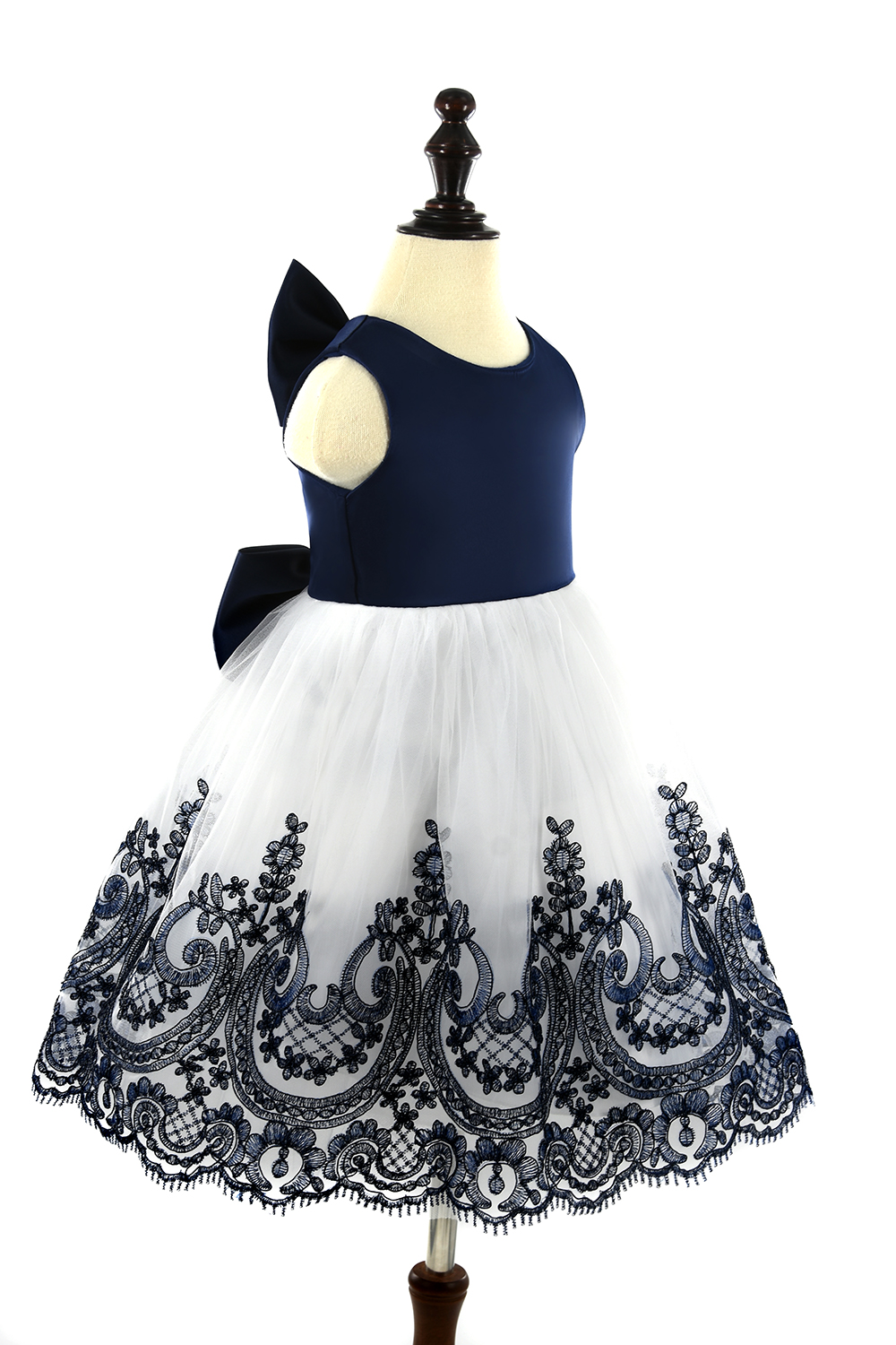 夏の子供のファッションかわいい女の子1.2.3.4.5歳のバックレスの小さなドレス刺繍コスチュームホリデーパーティーのためのコスチューム