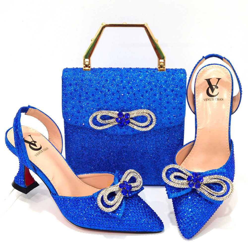 Bolso de fiesta de mujeres azules con tacones altos con diamantes de imitación de imitación de lujo estilo de diseño italiano de lujo tacón de 8 cm