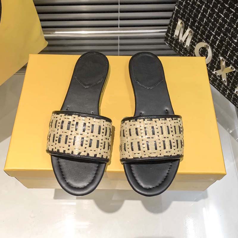 sandaler Gladiator Läder sommar Slides Damsko Specialformad klack Mode sexig bokstavsduk dam Webbing Spetsiga skor