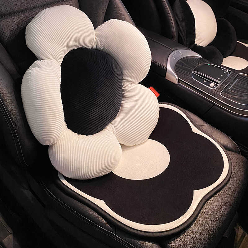 2024 Classic Black White Flower Shape Short Plush Universal Car Seat Cushion Winter Mats Cold Seasons Auto Seat Cover Car Accessories