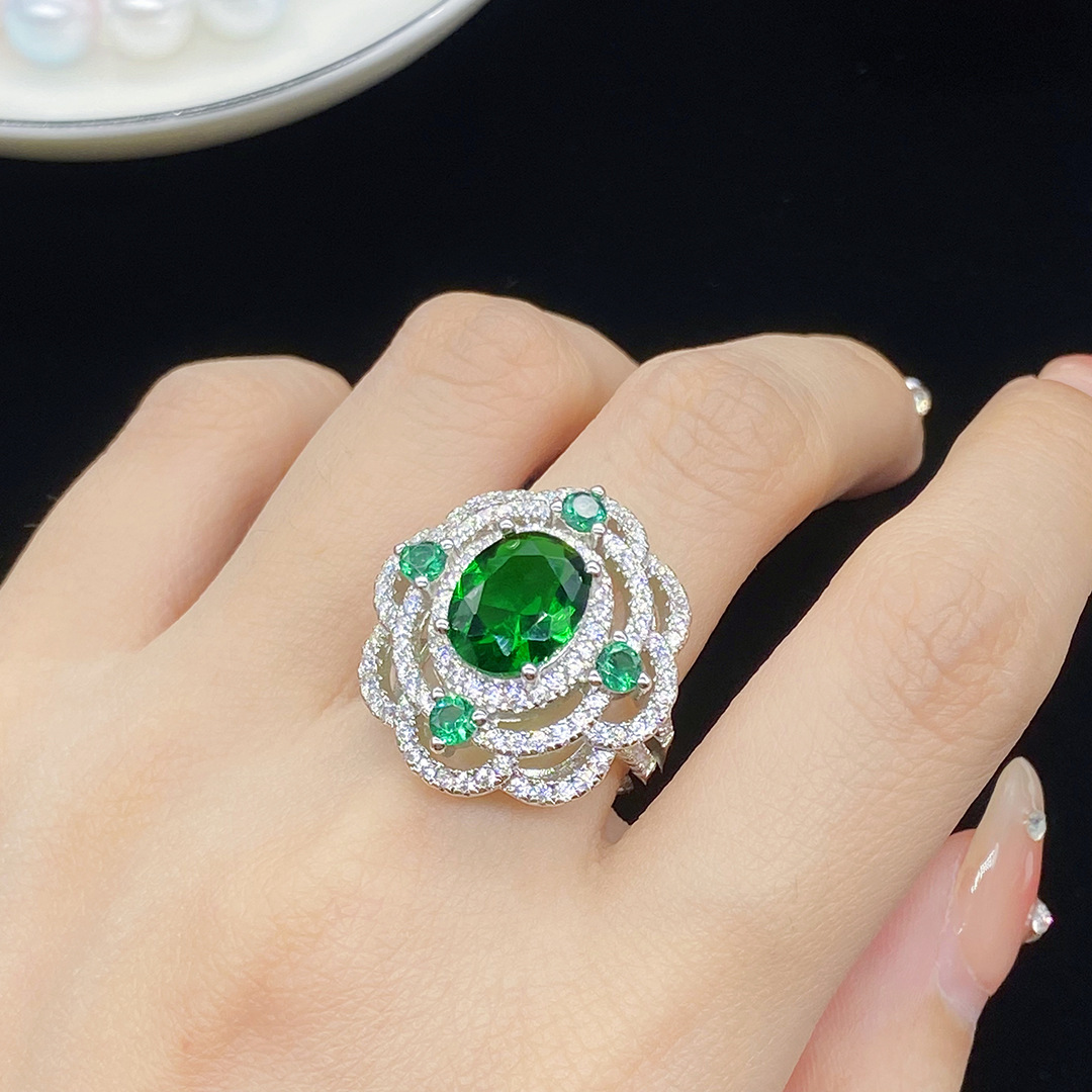 Hollow Lab Emerald Finger Ring White Gold Engagement Wedding Band Rings For Women Bridal Promise Party Sieraden Gift