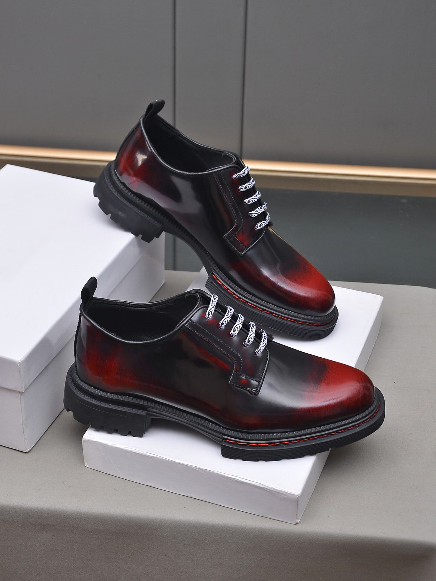 2023 Scarpe eleganti da uomo Classic Business Fashion Eleganti scarpe da sposa formali Uomo Designer di marca Slip On Office Oxford Shoes Taglia 38-45