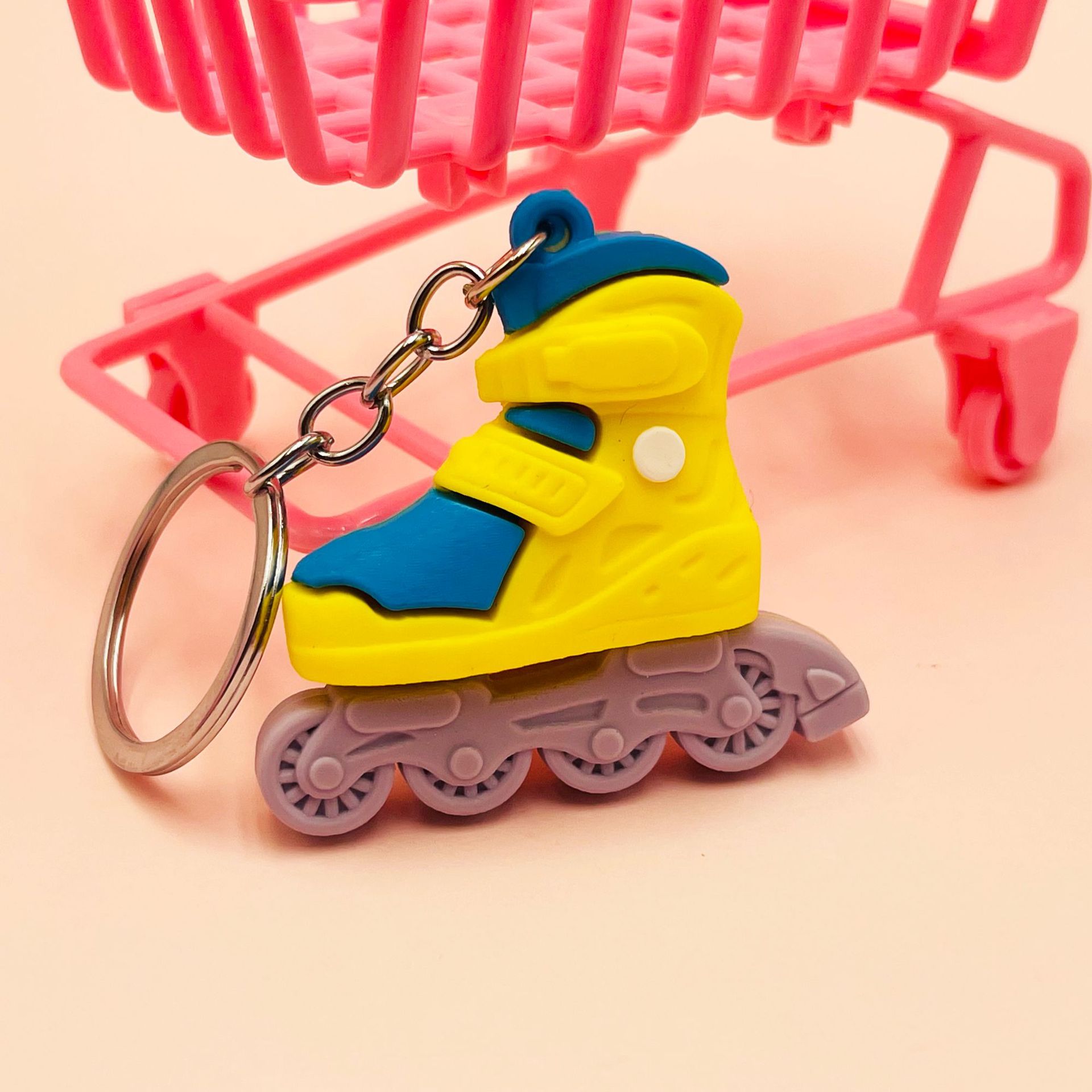 Creative Simulation Roller Skating Shoes Keychain Pendant Fashion Roller-Skates Shoe Key Chain Gift