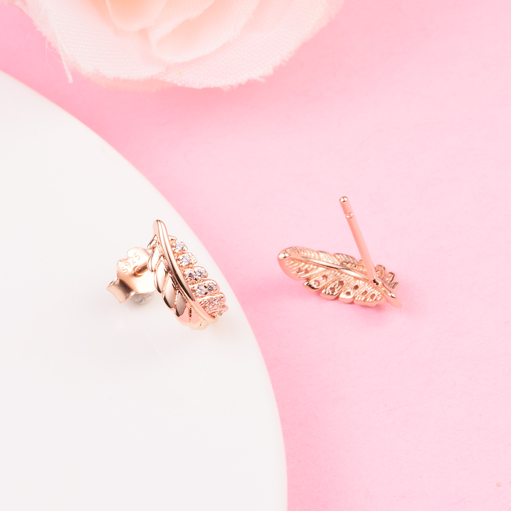 Rose Gold Plated Floating Curved Feather Stud örhängen passar europeisk pandora stil smycken modeörhängen