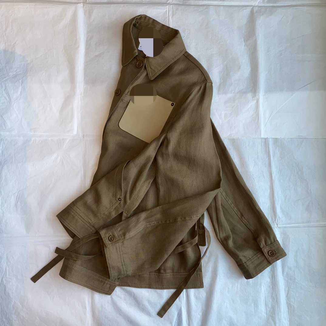 312 2023 Frühlings Sommer Frauenjacken Damenmantelmarke Gleicher Style Lteschhals Langarmknopf Khaki Hochqualitäre Frauenkleidung Fashion Weilanx808