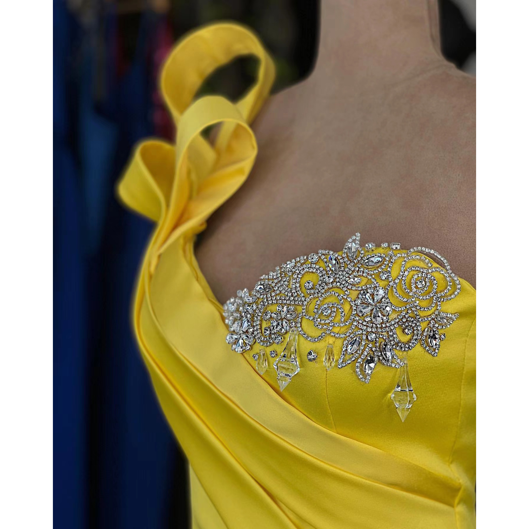 Gele zeemeermin prom -jurken Satin Pleat -kralen Strapless High Side Split Seksy formeel feest Eevning jurk Robe de Soiree Custom