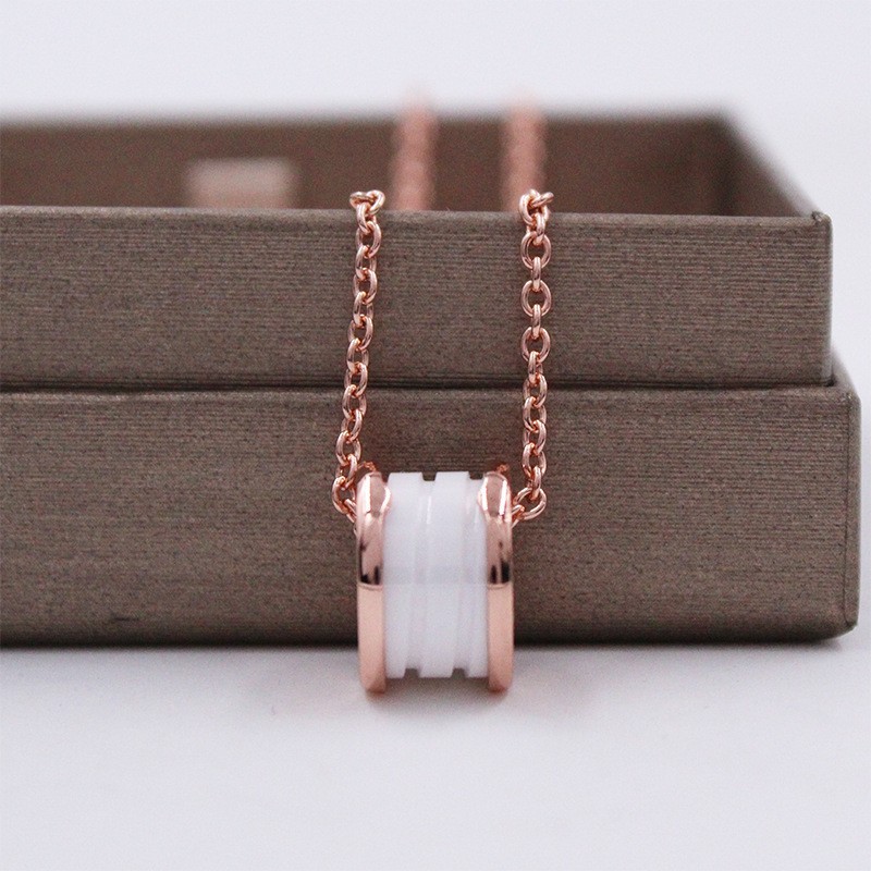 Pendant Necklace Lockets Original Brand Jewelry Fashion Thin Waist Ceramic Necklace Female Spring Luxury Engagement Gift