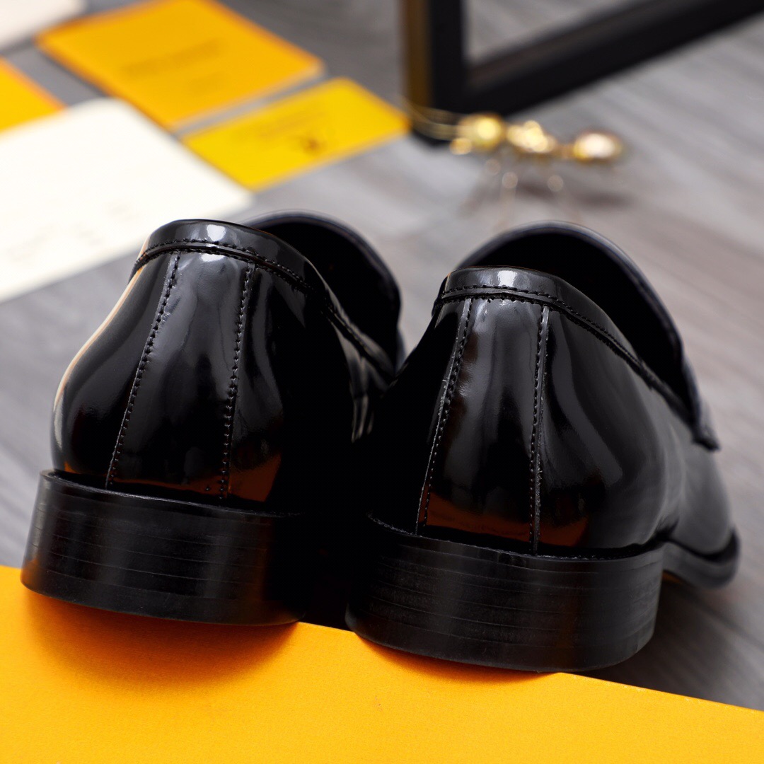 2023 Erkek Elbise Ayakkabı Resmi Orijinal Deri Timsah Daireler Erkek Marka Tasarımcısı Sıradan Loafers Düğün Partisi Sürüş Ayakkabıları Boyut 38-44