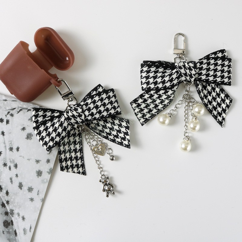 INS Style Black White Lattice Bowknot Creative Pearl Bear Penden