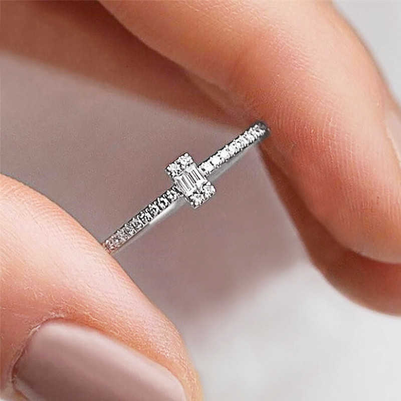 Anneaux Huitan mode anneaux minces pour les femmes Micro pavé CZ pierre Simple élégant accessoires féminins conception polyvalente bijoux de bande de mariage G230327