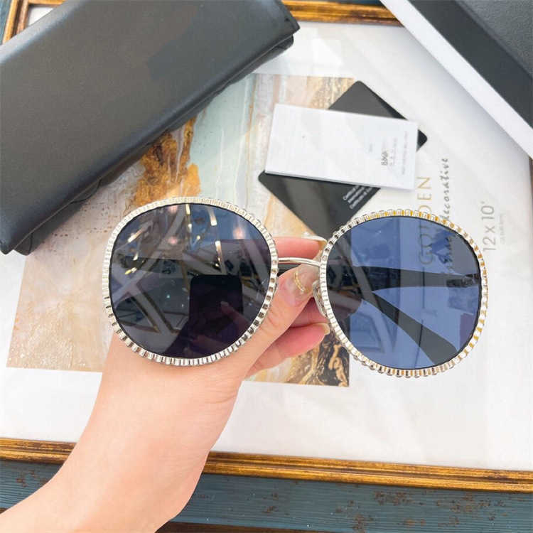 2024 Luksusowy projektant Luksusowy projektant Nowe okulary przeciwsłoneczne dla mężczyzn i kobiet z małych perfum ramy Diamentowe okrągły klasyczna moda wszechstronna kobieta