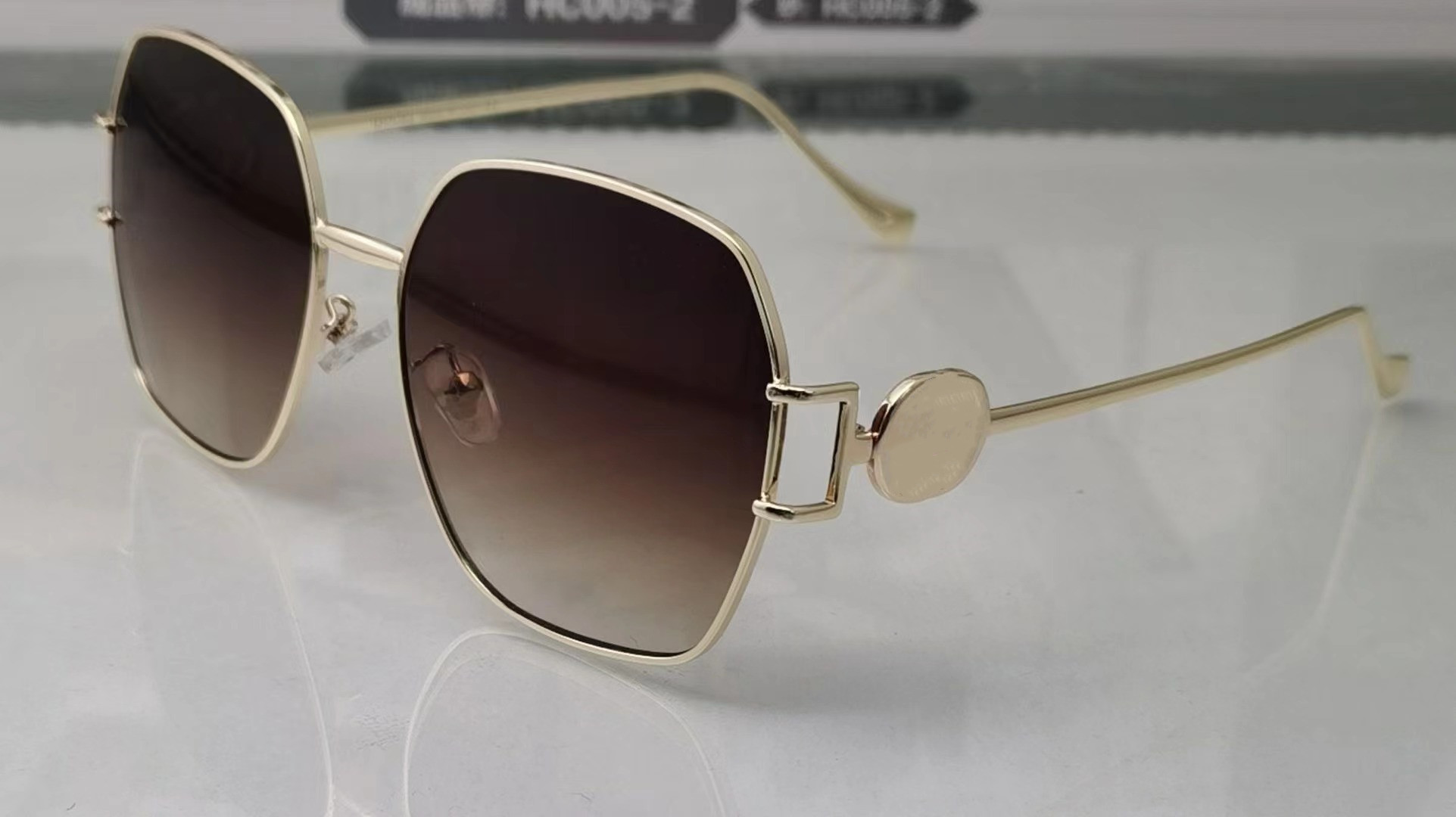 2023 Nuevas gafas de sol polarizadas clásicas Diseñador de mujeres Luxury 2023 Aleación de marca Metal Polaroid HD Lente de vidrio templado de vidrio retro S217Z