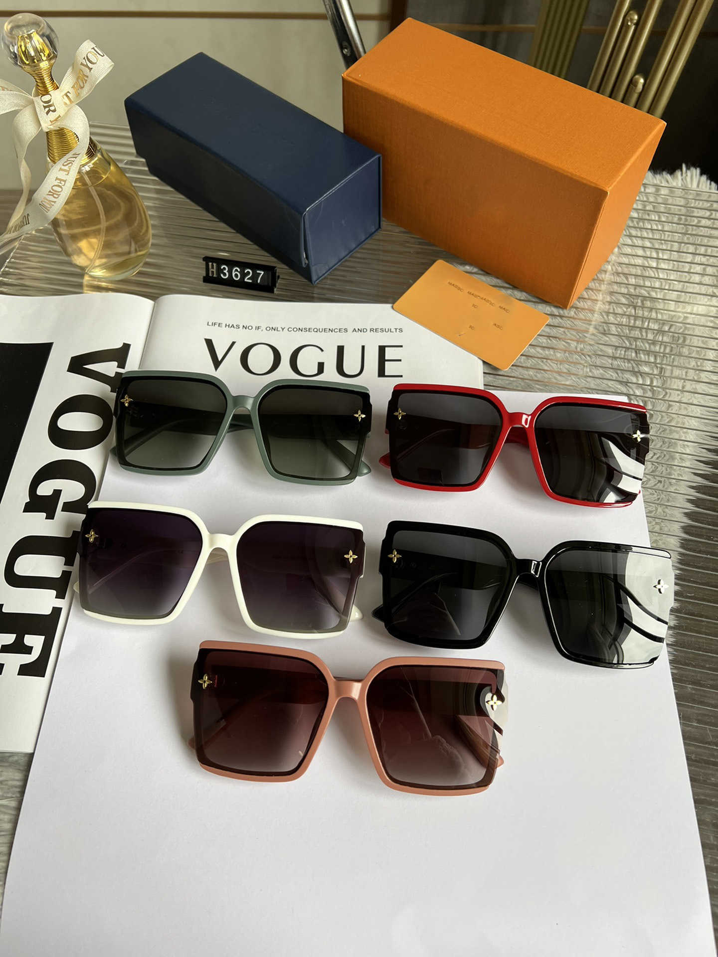 デザイナーサングラス10％オフ高級デザイナーNew Men's and Women's Sunglasses 20％Off Fashion Large Frame Big Red Four Grass Korean Square Face