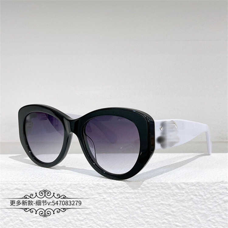 2024 10% de réduction sur le concepteur de luxe Nouveaux lunettes de soleil pour hommes et femmes 20% de réduction individualité dans le même style femelle Fashion CH5492