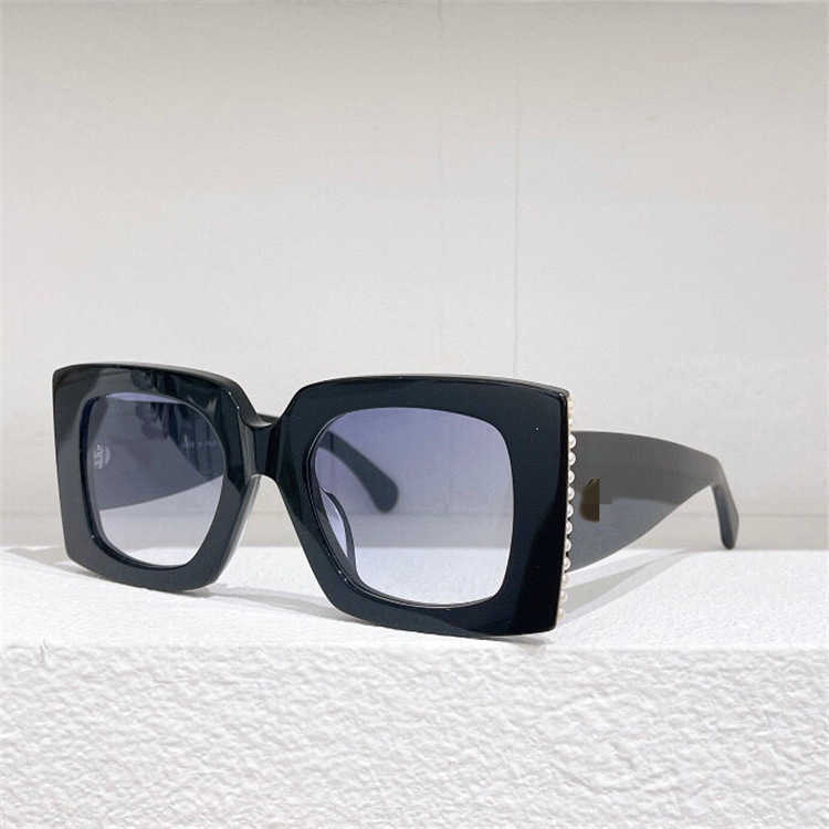 Ny lyxdesigner Square Plate Style Style Versatile Fashion Solglasögon stjärna Net Red Samma solglasögon CH5480