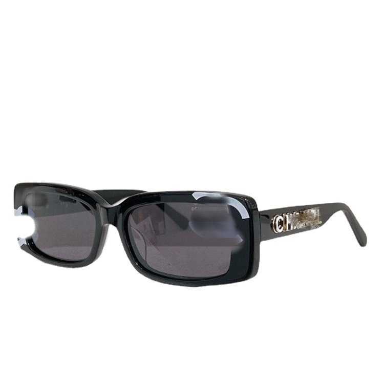 2024 Fashion Off Luxury Designer de luxe Nouveaux lunettes de soleil pour hommes et femmes au large de la petite lettre Personnalité miroir Miroir Impression étroite Femmes CH71473A