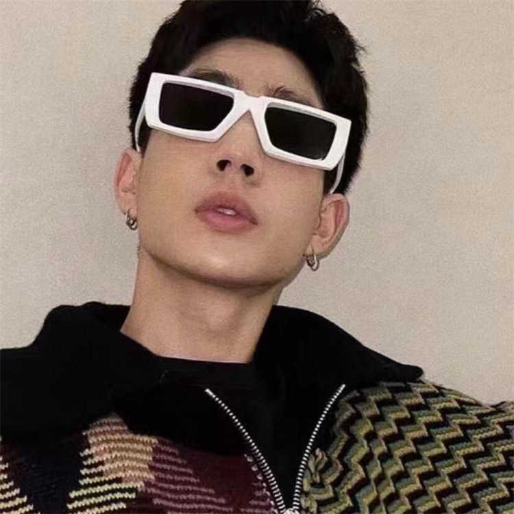 2024 Luxury Designer New Luxury Designer Home P's Future Technology Sunglasses Men's Ins Net Red Même forme concave Silver Sunglasses Women's Spr24y