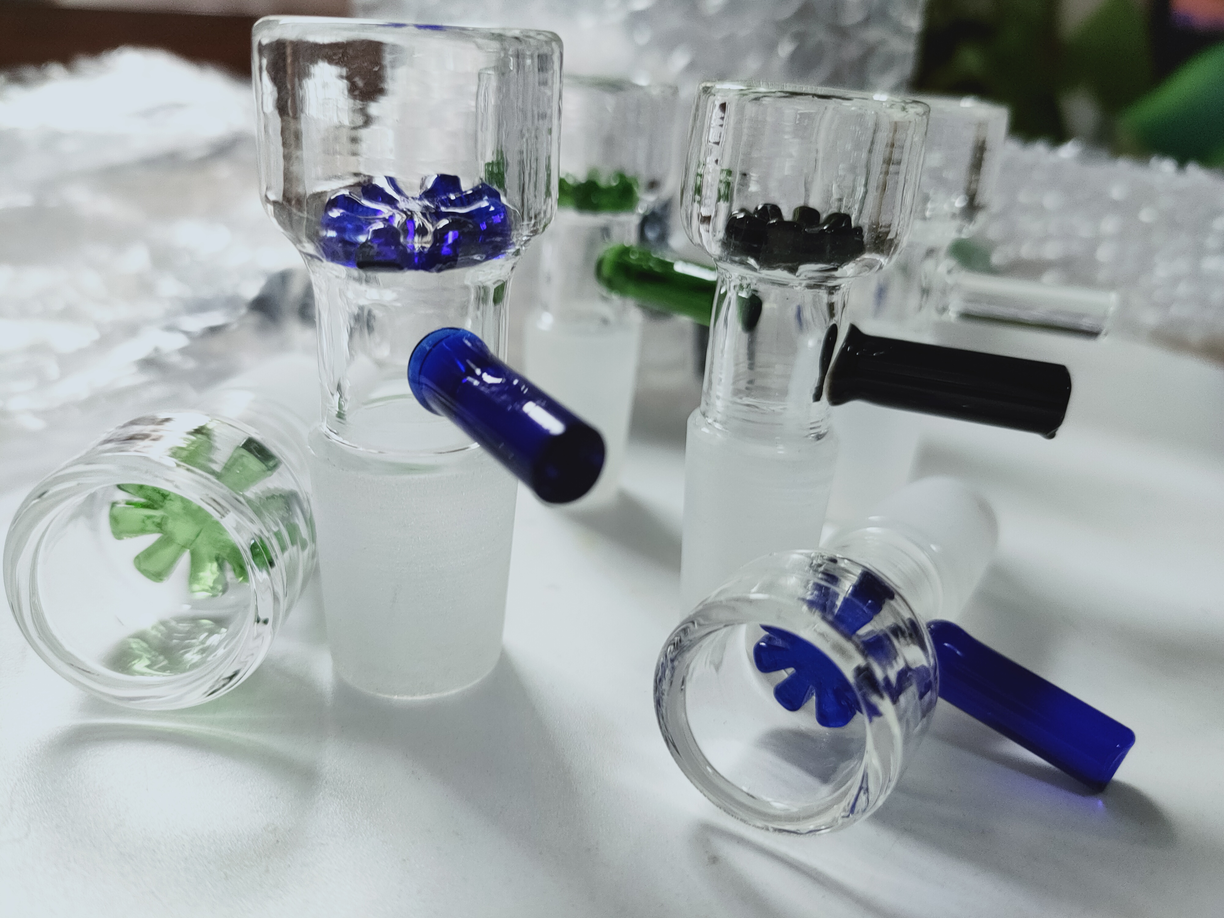 Bol en verre Herb Slide 14mm 18mm Mâle Narguilé Dab Bols avec Fleur Flocon De Neige Filtre Bol pour Bongs En Verre et Cendrier