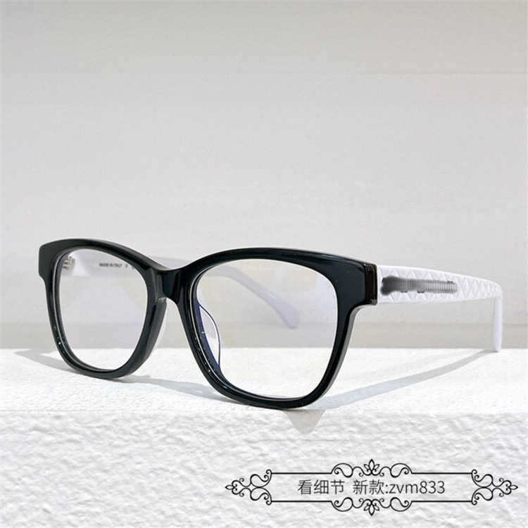 2024 Mode von Luxus-Designerin neuer Sonnenbrillen für Männer und Frauen vor schlichter Gesicht gleiche dünne Box-Brillen Rahmen Ins Buchstaben Bein kann mit kurzsichtiger Frau übereinstimmen