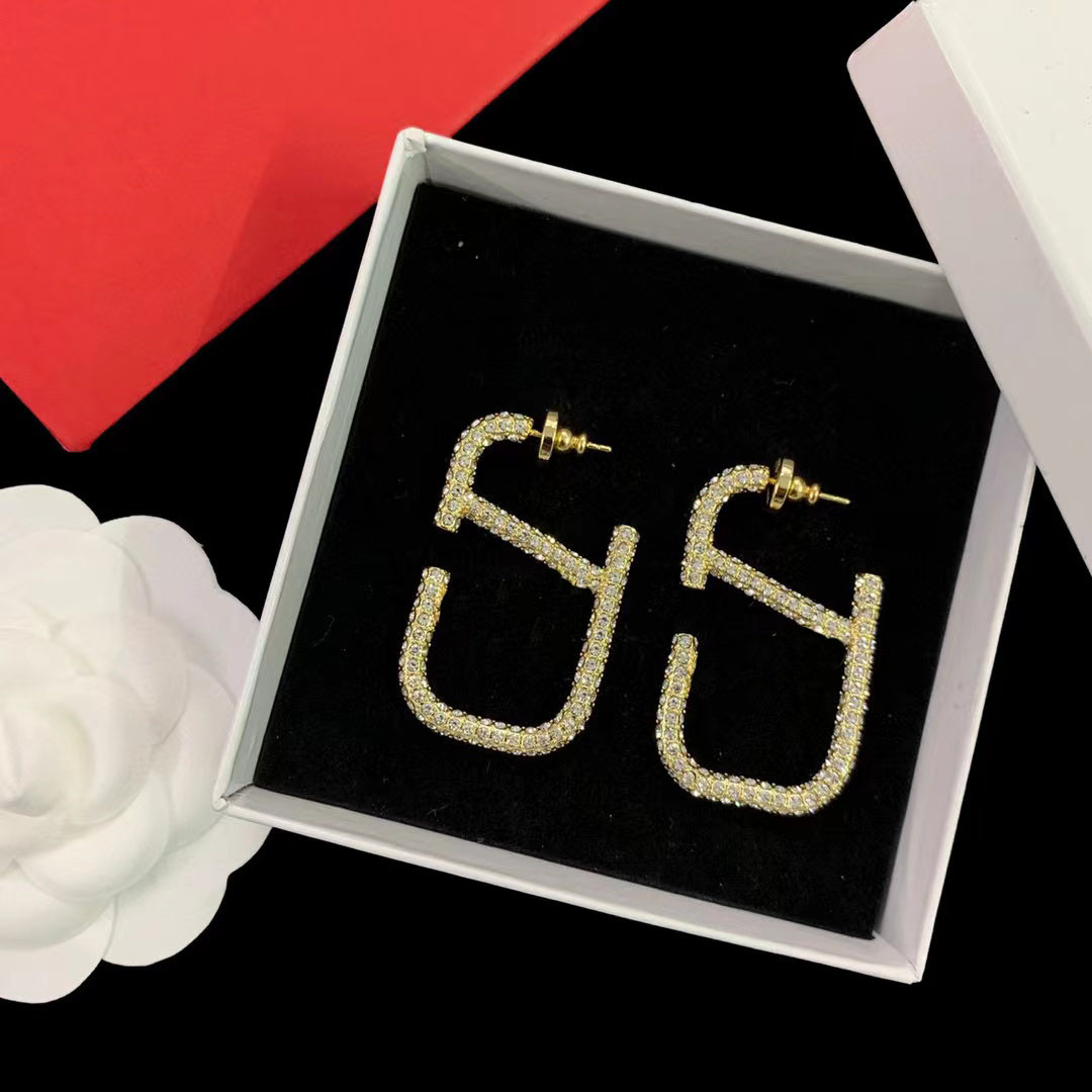 2023 Modne kolczyki biżuteria Women Men Designer Earring Ear Studs Letter v Diamonds Luxurys Golden Fashion Srebrna igła Weote W211a