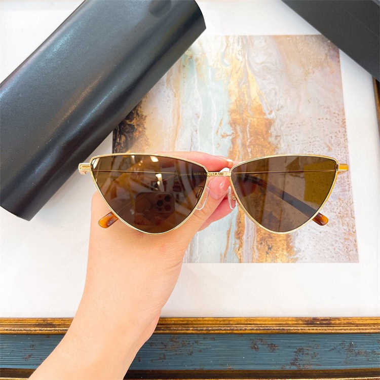 Högkvalitativ fashionabla solglasögon Mäns lyxdesigner Kvinnors solglasögon Triangular Cat's Eye Ins Tide Anti Ultraviolet Street Photography