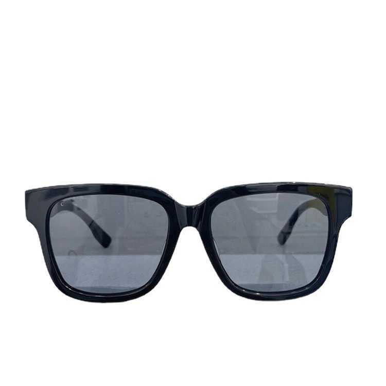 2024 Designer de luxe au large de concepteur de luxe Nouveaux lunettes de soleil pour hommes et femmes au large de la taille de correspondance rouge du net rouge de la même assiette