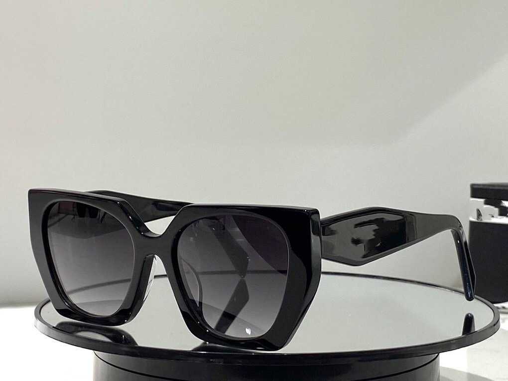 2024 Top -Designer für Männer Luxusdesignerin Frauen Sonnenbrillen Stil Ins Trendsetter Cat Eye Big Frame Dünnplatte Netz rot gleich 15W