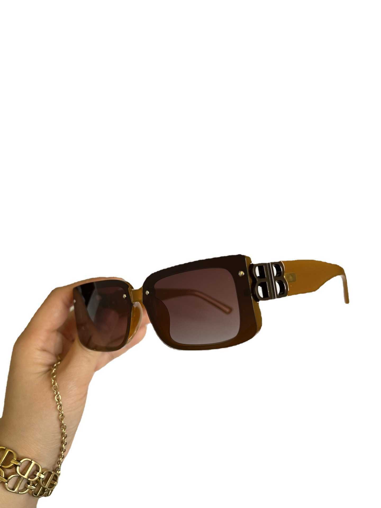 Nuevas gafas de sol de diseño Gafas de sol de lujo para hombres Gafas de sol de marco pequeño de definición polarizada Resistente