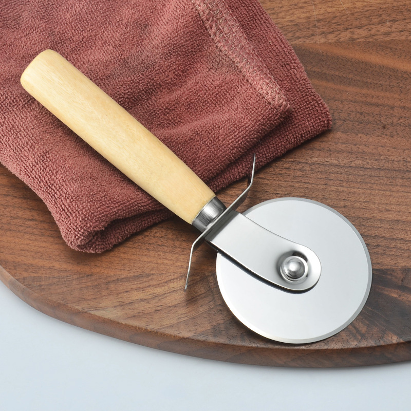 Rund pizza cutter verktyg rostfritt stål bekväm med trähandtag pizzaknivskärare pasta deg kök bakeware dh98