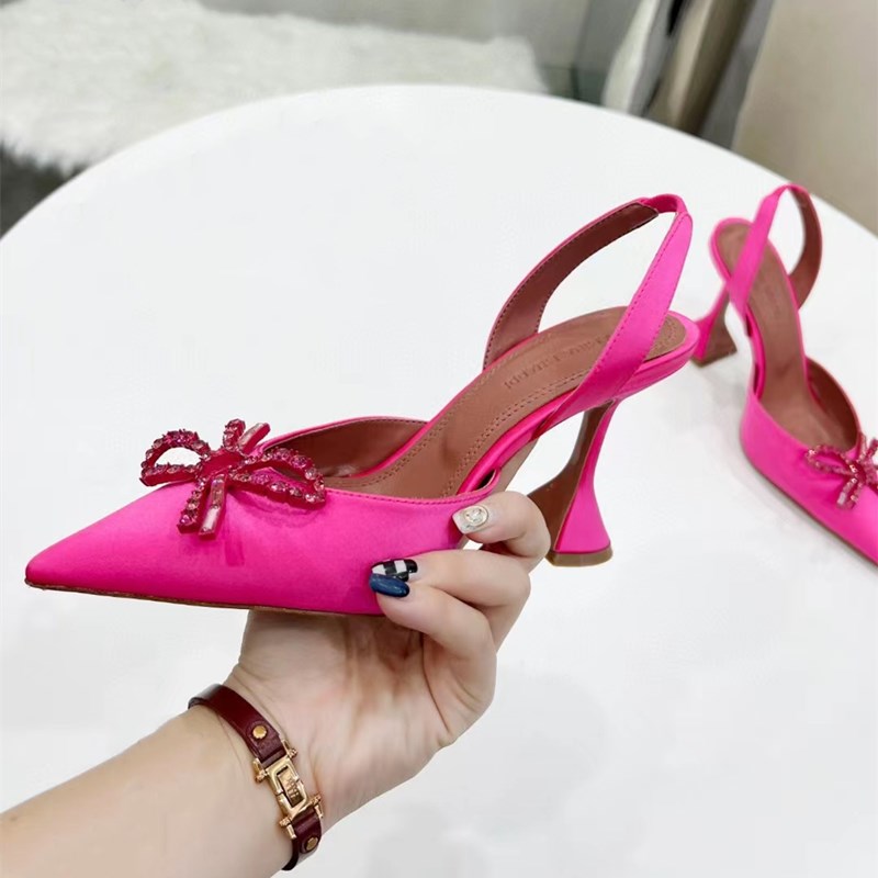 AMINA MUADDI BEGUM CRYSTAL-EMBELLISS BUBLE STAIN PUMPS 신발 스풀 힐 샌들 여성 고급 디자이너 드레스 신발 저녁 슬링 백 샌들 9.5cm 크기 35 ----- 42