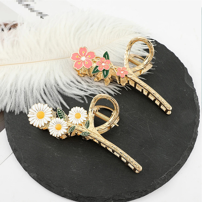 Koreanska klämmor Fashion Gold Flower Geometric Hair Clips Metal Hair Claw Daisy Hair Clip Headband Hairpin Hair Crab Kvinnor Hårtillbehör