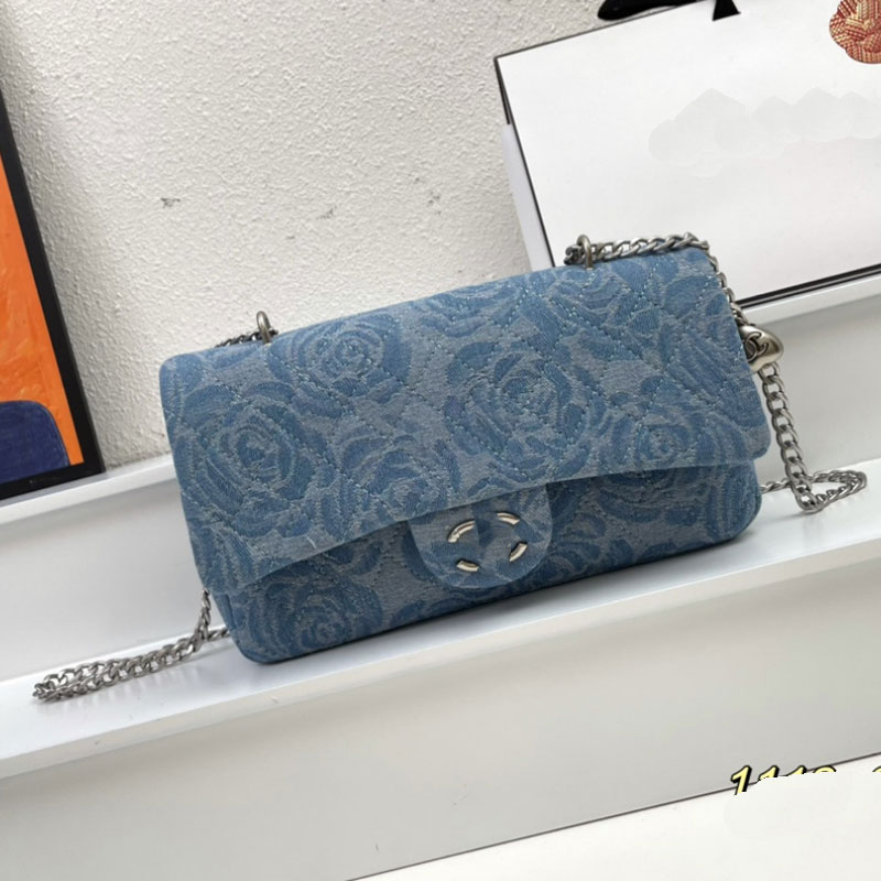 Designer kvinnlig väska crossbody väska singel axelväska 23p denim CF handväska kedja 2 storlekar mini mode internet kändis modeller går med allt