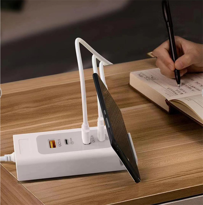 Chargeur USB 65W 4 ports Charge rapide 3.0 Station d'adaptateur de chargeur rapide PD 3A QC3.0 Chargeur de téléphone pour iPhone xiaomi Huawei Samsung avec boîte