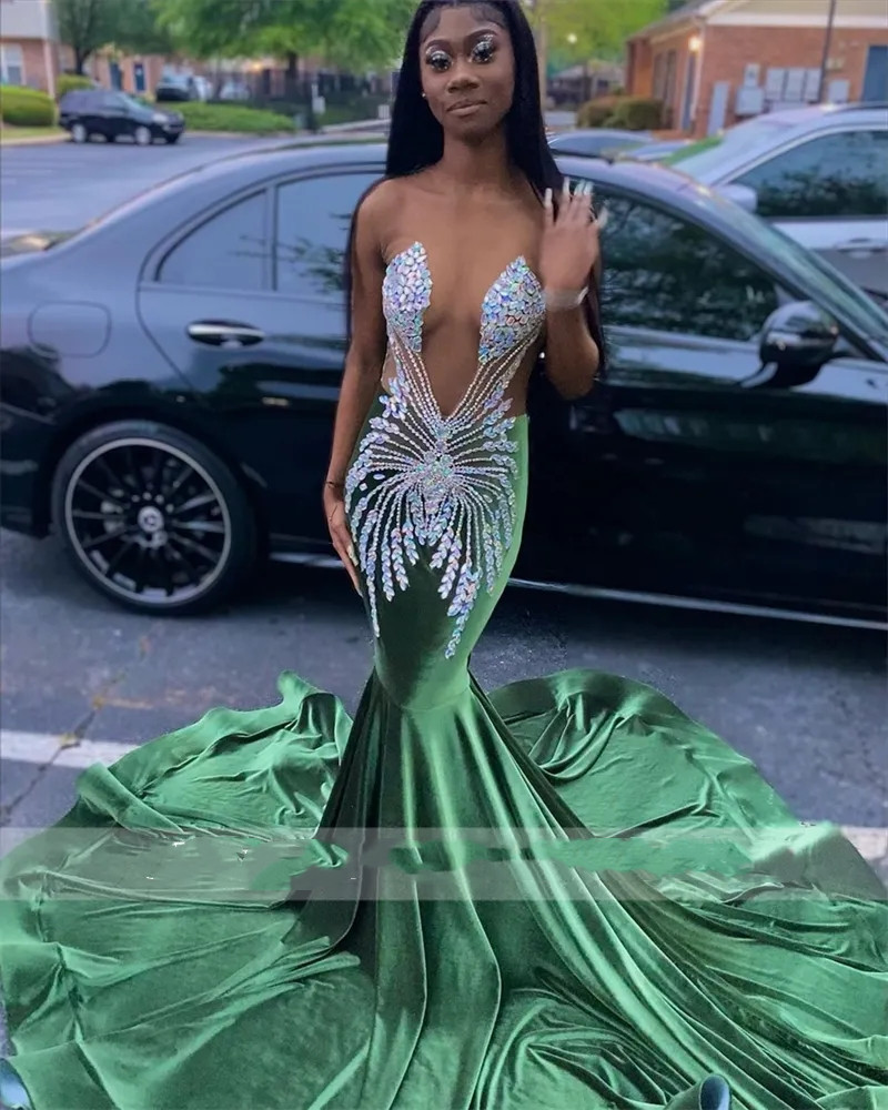 Green Sheer O Neck Long Prom Dress For Black Girls Beaded Crystal Diamond Birthday Party Dresses Mermaid Evening Gown Robe De