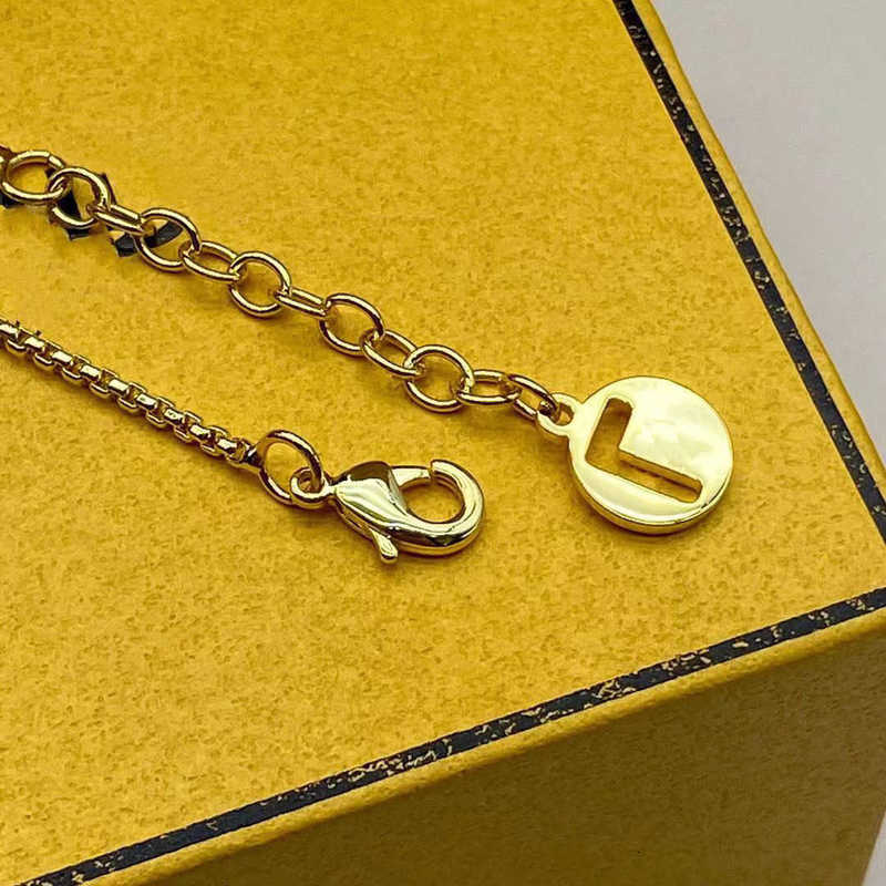 Charm Bracelets Designer neuer chinesischer Stil Ins Modelicht Luxus Promi Square Bracelet Vielseitige zeigen dünne weiße Temperament 1BL5