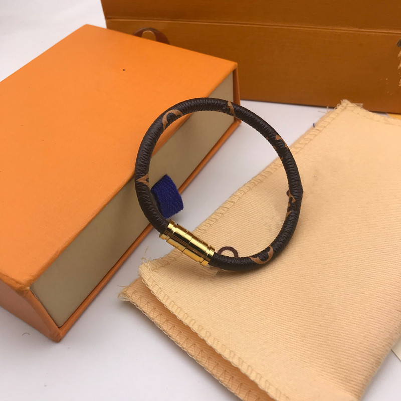 With BOX Luxury Unisex Charm Bracelets Old Flower Bangle Designer Letter Jewelry Leather 18K Gold Plated Stainless Steel Bracelet Wedding Gifts Accessories