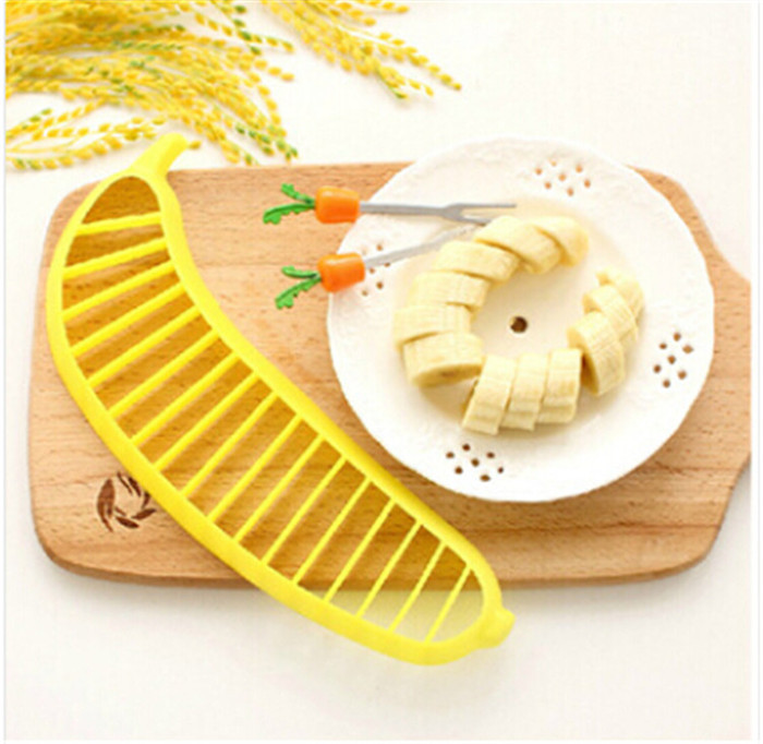 Outils de fruits Plastique Banane Slicer Hopper Cutter Fruit multifonctionnel Fruit de fabrication Cuire Cutter Fruit Knife Kitchen Gadget