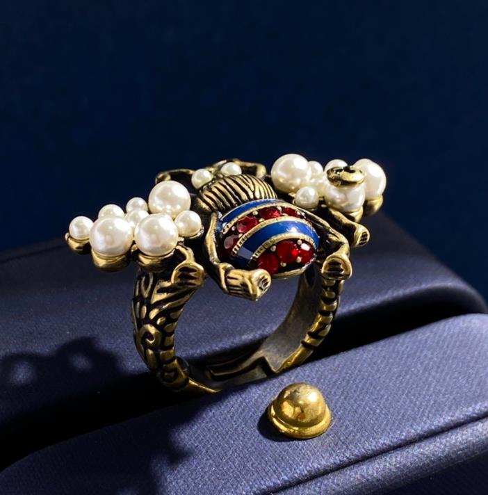 Vintage Pierścienie dla mężczyzn i kobiet miłośnicy Punk moda luksus biżuterii biżuterii Tiger pszczoły kwiat otwierający perłowy krineston złote pary pierścionkowe prezenty 3jpd