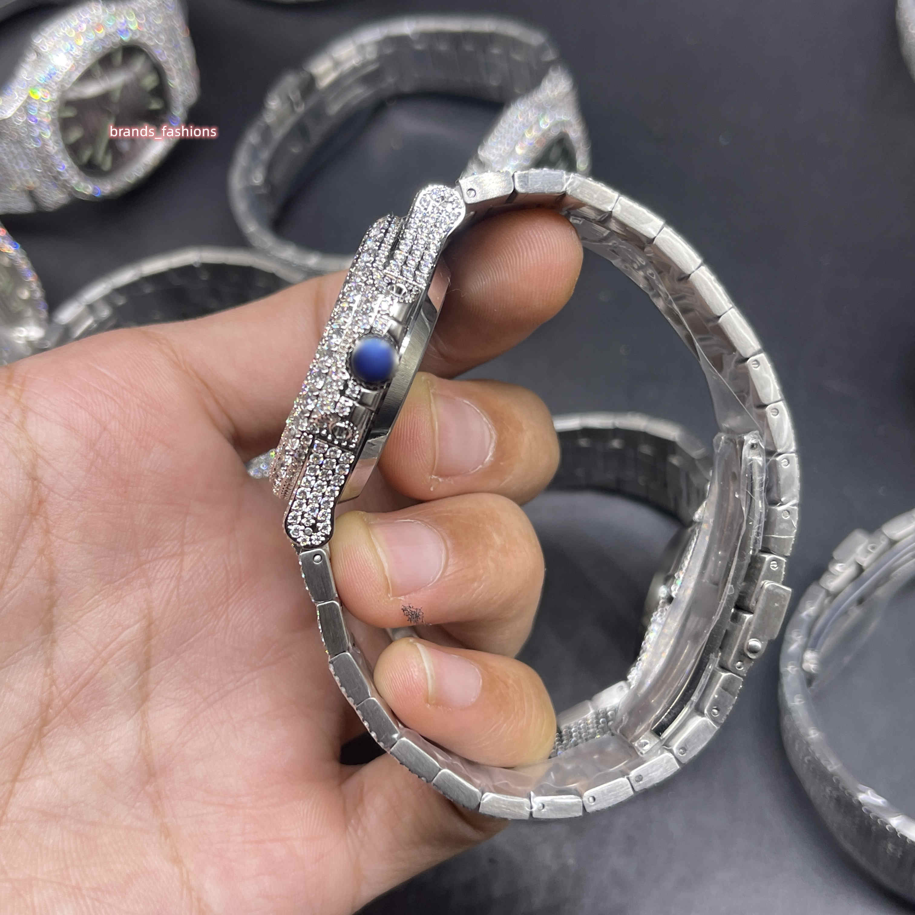 Popularne męskie mrożone diamenty zegarki Diamond Rame Watch Silver Diamond Face Pełny diamentowy pasek Automatyczny mechaniczny nadgarstek269o